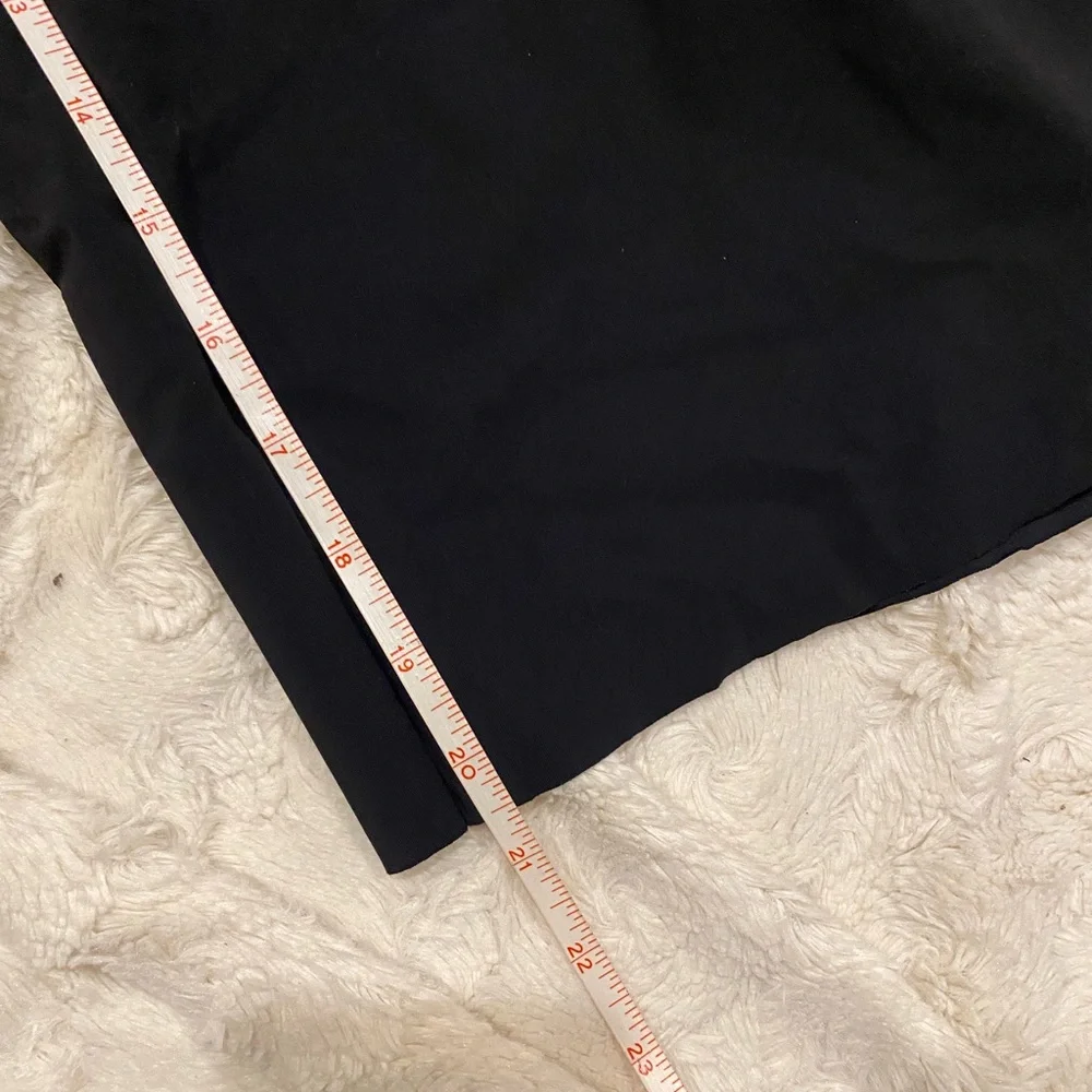 Athleta Cosmic Wrap NWOT Women's Black Culotte Cropped Pants size 14